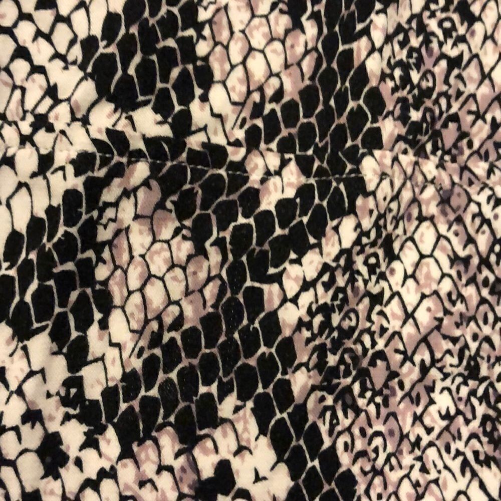 Chaser Black & White Python-like Design Pants - Picture 2 of 7